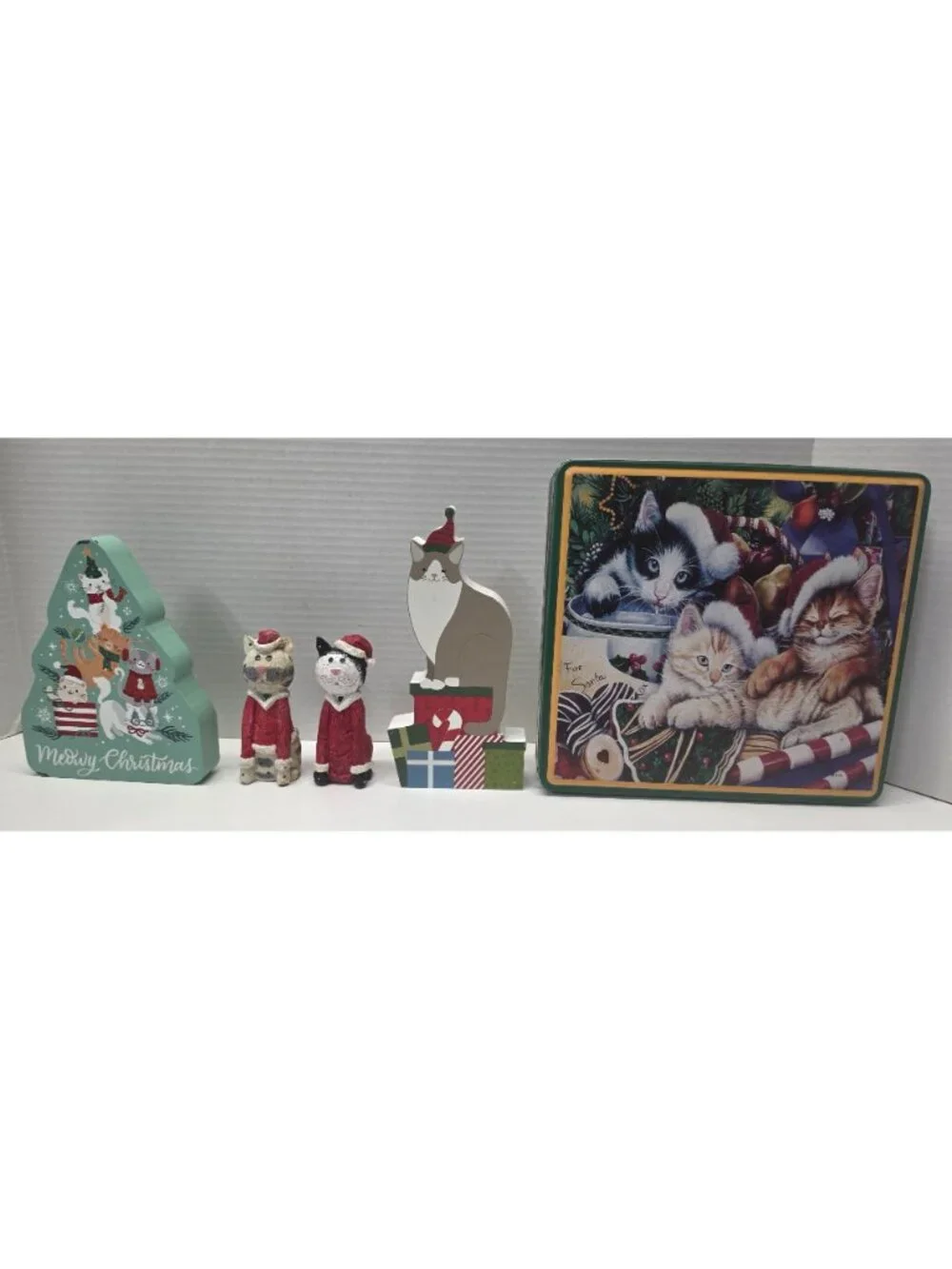 Christmas Cat Decor Lot of 5 Wooden Figurines Tree & Metal Tin Holiday